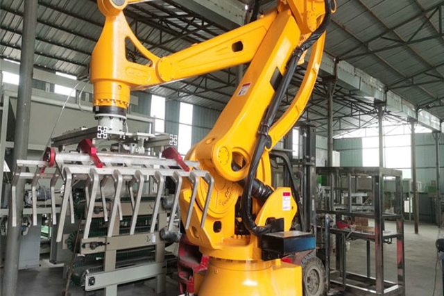 自動(dòng)碼垛設(shè)備 自動(dòng)碼垛設(shè)備